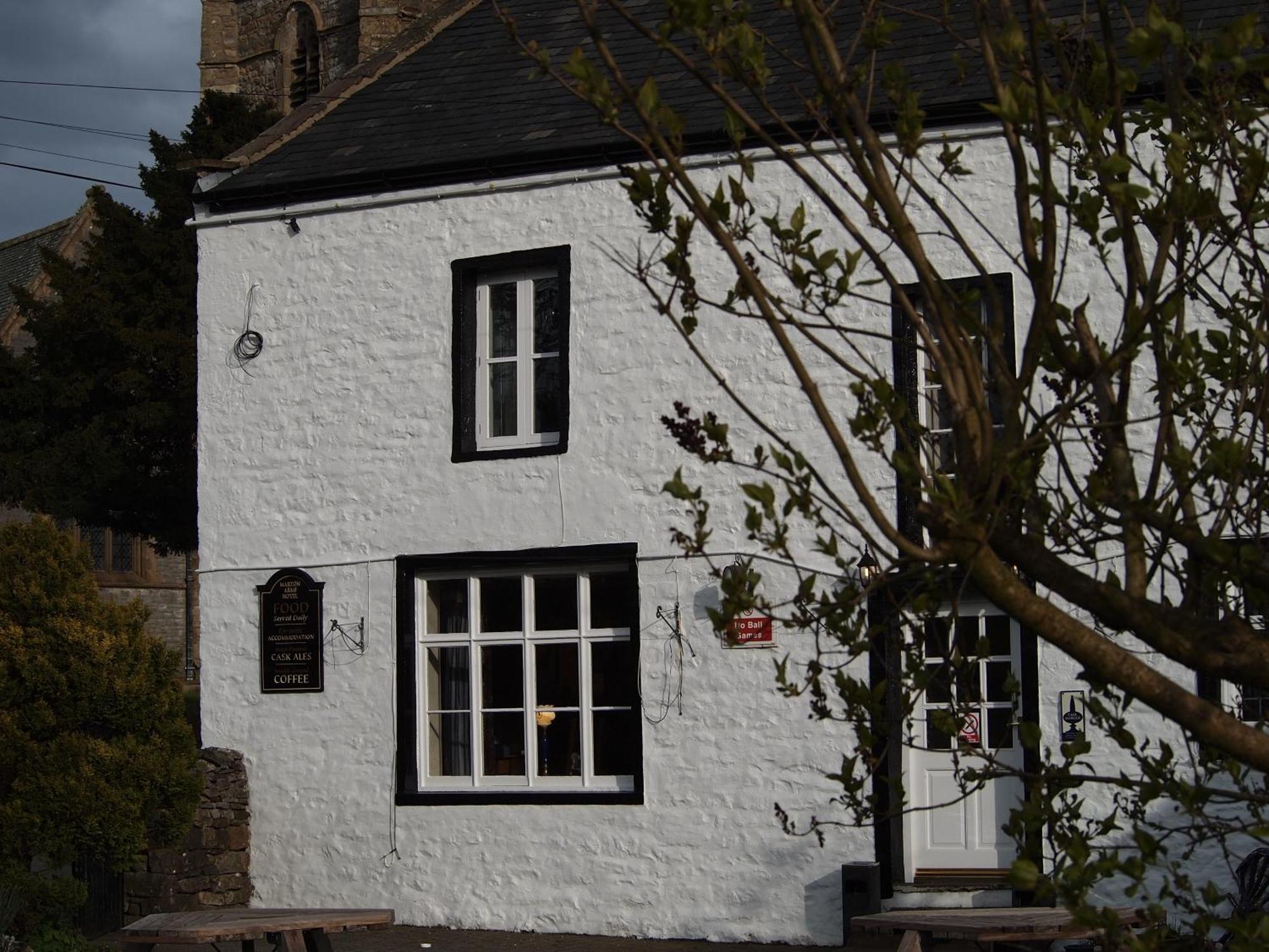 The Marton Arms Hotel Ingleton  Bagian luar foto